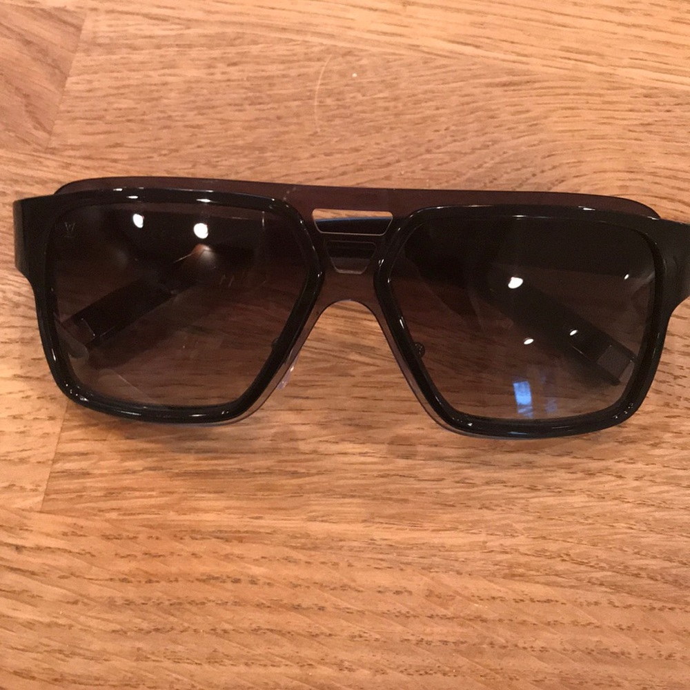 Louis Vuitton Enigma Sunglasses